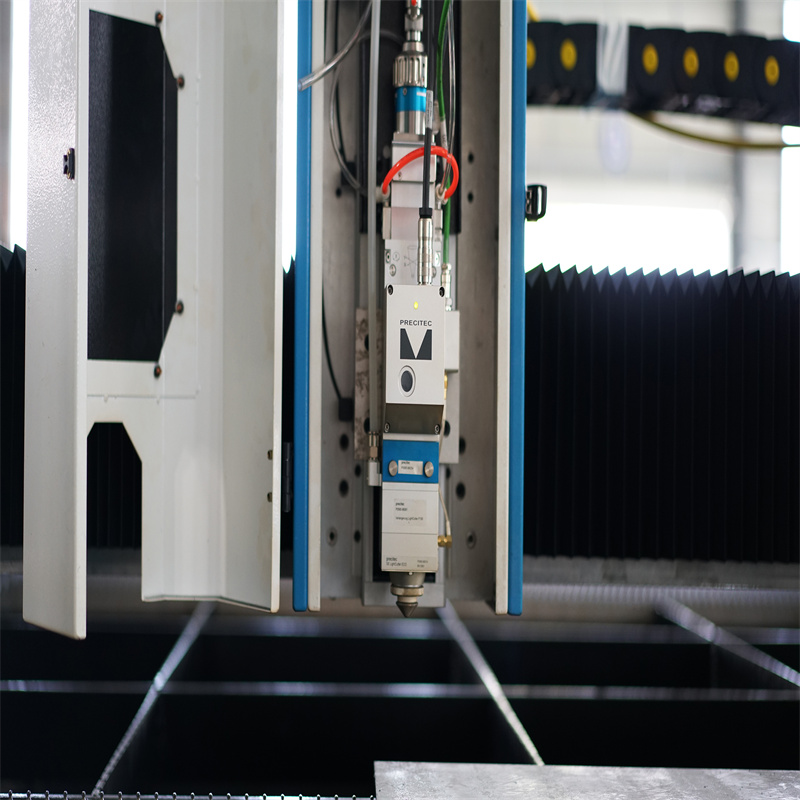 12kw vláknový laserový řezací stroj pro 10mm uhlíkovou ocel