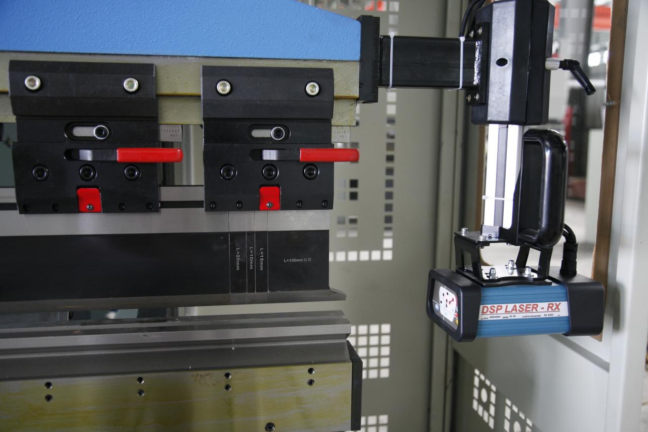 Hydraulický ohraňovací lis CNC 3+1 se systémem Esa
