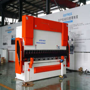 Čína 220t CNC ohýbačka 6+1 osý hydraulický ohraňovací lis Cena