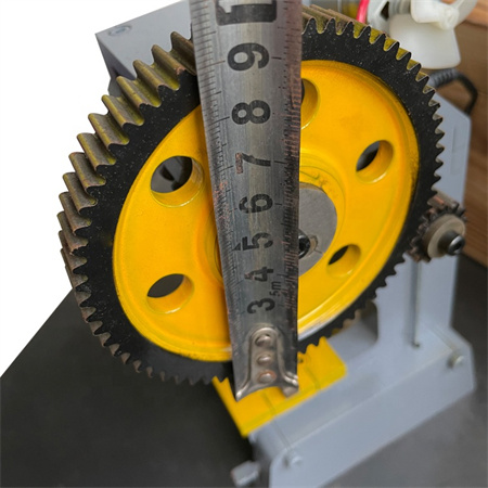 Automatický CNC hydraulický stroj na děrování ocelových čtvercových trubek
