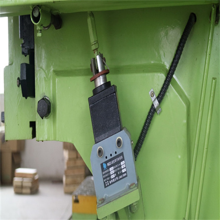 děrovací lis pro stroj na výrobu pantů dveří automatický výrobce Automatický děrovací stroj na hliníkovou fólii