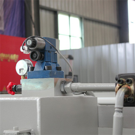 Čína Nejlepší hydraulický stroj na ohýbání plechů CNC Control používal ohraňovací lisy od AccurL