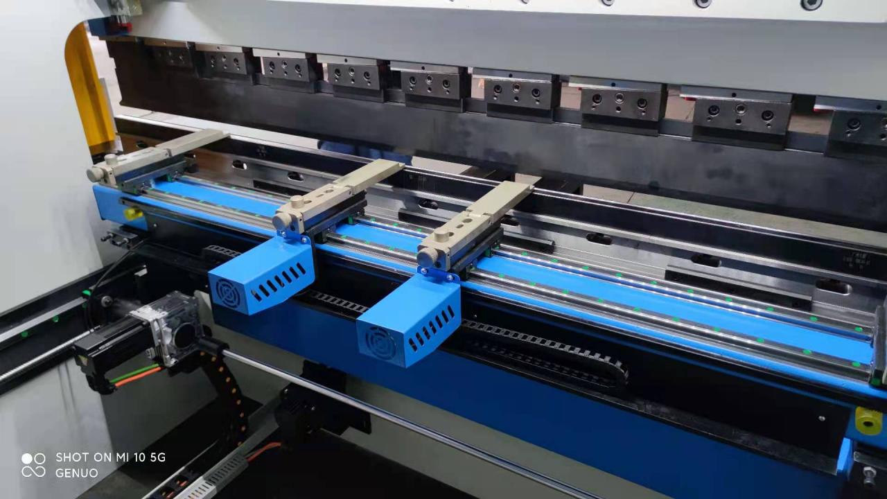 Da-66t Controller CNC Hydraulický ohraňovací lis Cena se systémem 3D dotykové obrazovky
