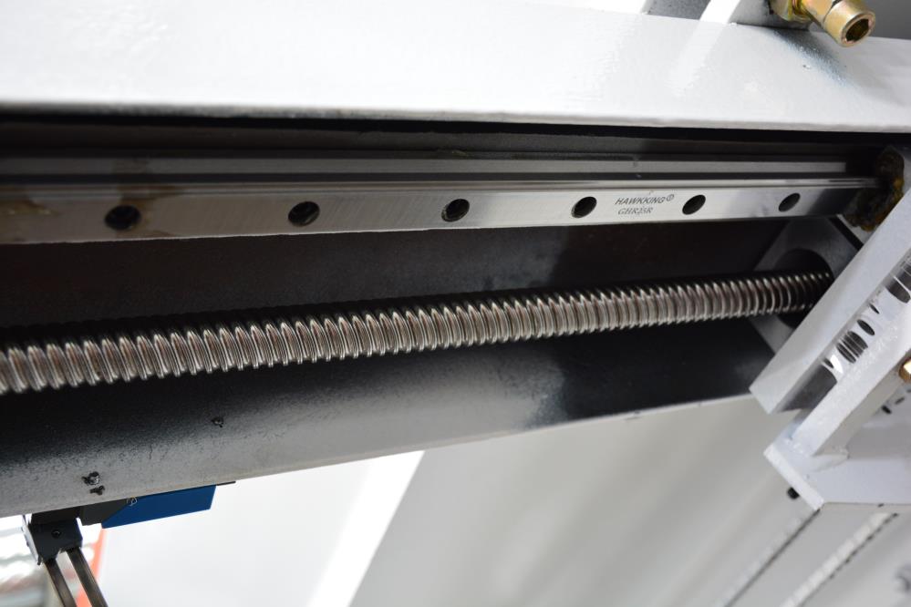 Hydraulické kyvadlové nůžky CNC Automatická gilotinová nůžka