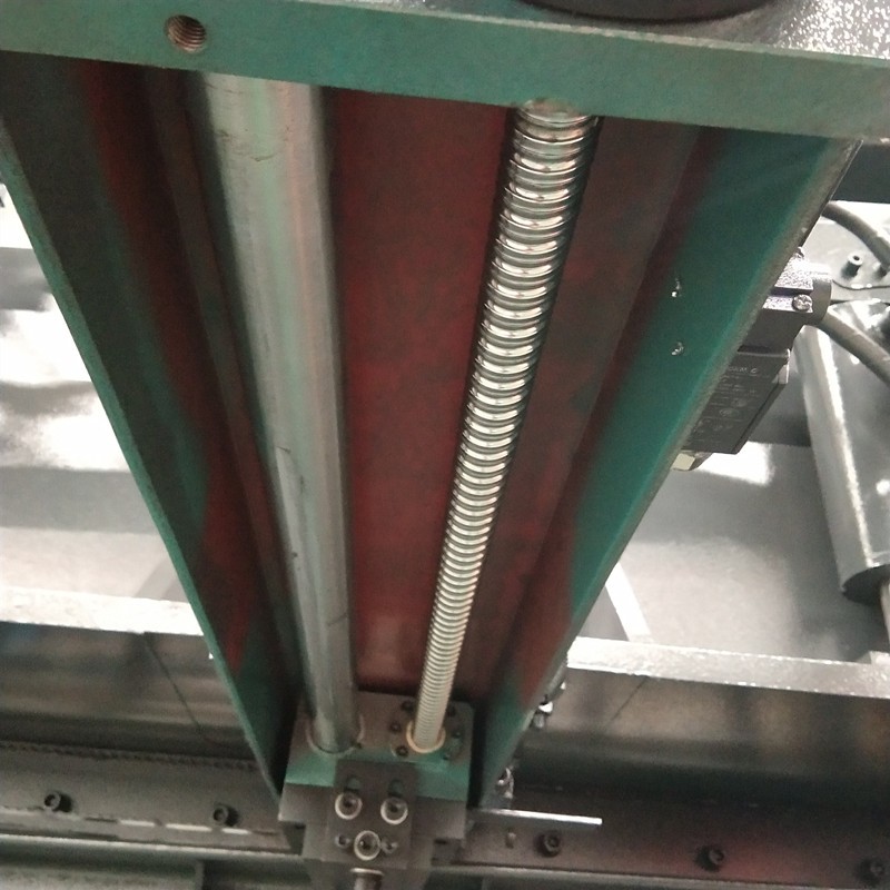 Qc12k-4x2500 CNC Hydraulický přizpůsobený nůžkový stroj na řezání stroje